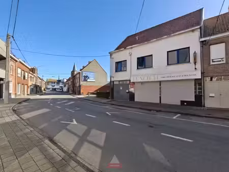 moorslede – veelzijdig handelspand met woonst en magazijn op commerciële ligging