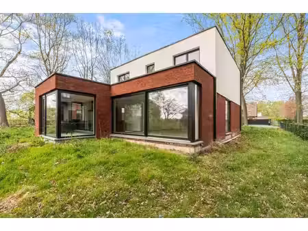 moderne open bebouwing op ruim perceel in wichelen