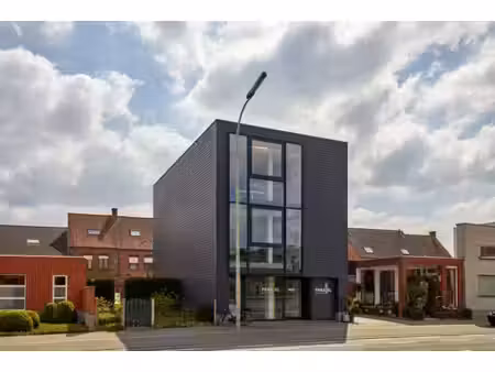 roeselare-stadsrand : trendy kantoorruimte van100-125m² in een recent gebouw met mogelijkh