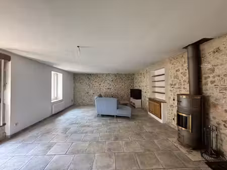 34150 saint-jean-de-fos maison vigneronne de 120 m2 et appartement de 40 m2 avec garage et