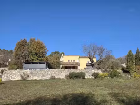 villa 95 m² avec terrain de 1568 m² - agrandissement possible à quelques minutes d’apt