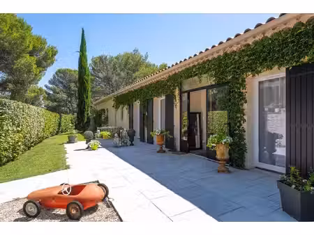 villa de plain-pied avec piscine  studio indépendant et jardin arboré - colline...