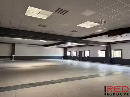 location local d’activités venelles 13770 704m²