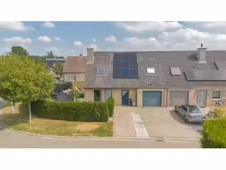 onze specialiteiten zijn: verkoop  verhuur  advies  aankoop en investeringen.