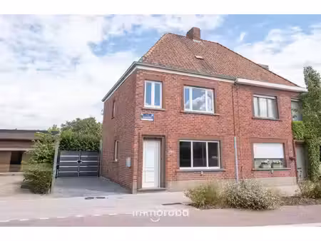 instapklare halfopen bebouwing met garage op 210 m² te zulte