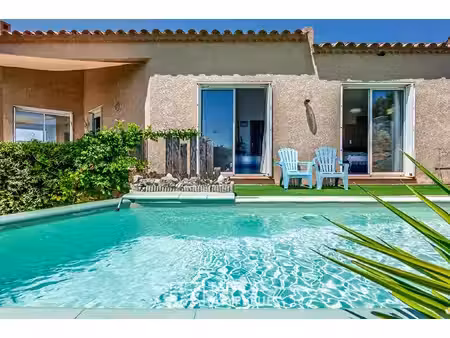 villa de charme avec piscine et vue sur les étangs et la mer