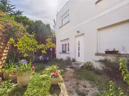 maison de luxe de 200 m2 en vente saint-denis  île-de-france