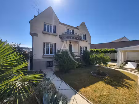 vente maison 7 pièces  131.00m²  guignes