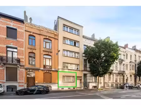 appartement te koop in elsene met 1 slaapkamer