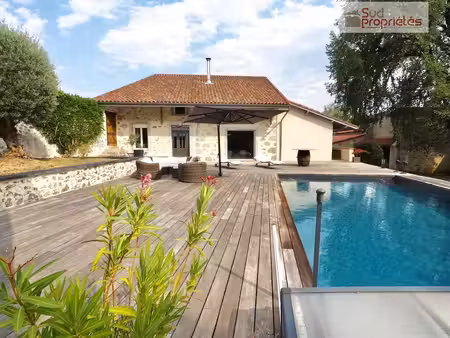 maison t7 de 168 m2 avec piscine  double garage  grande dépendance fermée et jardin arboré