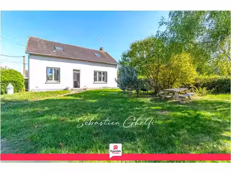 à la porte de contres maison avec 4 chambres beau terrain de 730 m²