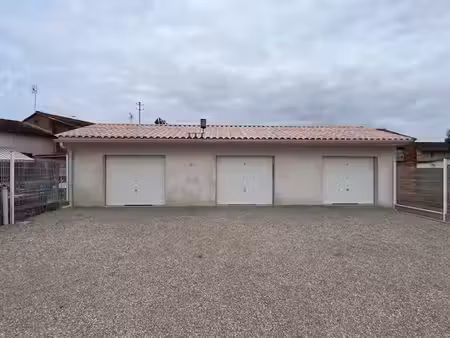 location parking à caussade (82300)  110 €