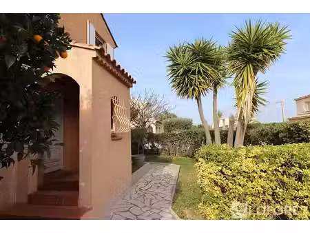 location maison 4 pièces 101.77 m² à hyeres (83400)  1 140 €