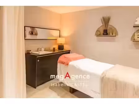 location locaux professionnels 1 pièce 14 m² à les achards (85150)  160 €