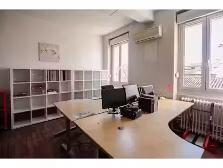location locaux professionnels 20 m² à castres (81100)  210 €