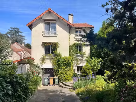 maison familiale au calme avec grand terrain – châtillon  limite clamart