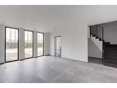 huis te koop in koningshooikt met 4 slaapkamers