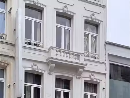 commercieel te koop in brussel met 5 slaapkamers