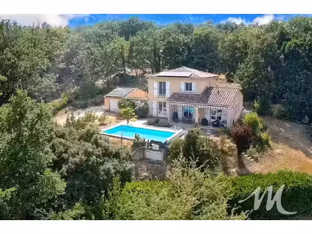 belle maison à montmeyan  avec piscine  garage et 4 chambres!