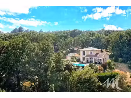 villa 4 chambres avec piscine et garage à montmeyan (83670)