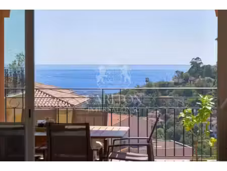 mandelieu - vue mer et grande terrasse dans domaine fermé