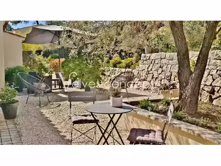 valbonne villa de plain pied + dépendance de 2 pièces