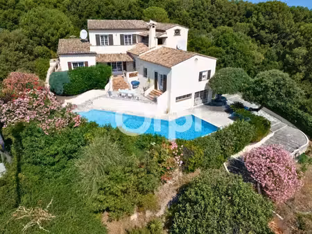 beaux volumes - double garage 60m² - vue mer - au calme - potentiel