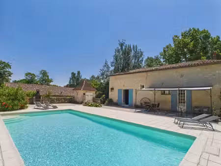 proche d'eymet - belle maison en pierre avec pigeonnier  grange et piscine