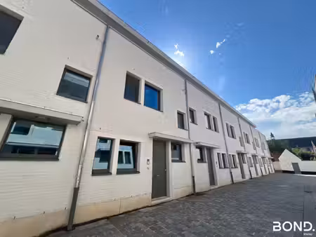 volledig bemeubelde nieuwbouw eégezinswoning met 3 slaapkamers te huur — de bottelarij
