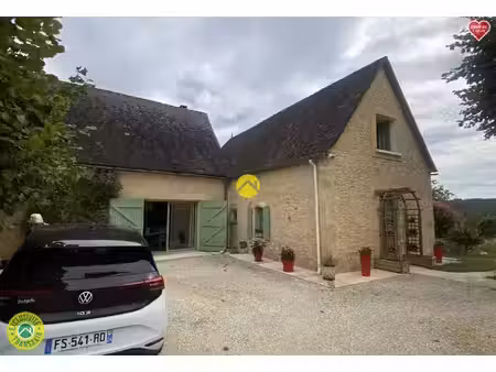 belle maison en pierre