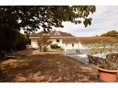 bien rare à guéret magnifique villa avec piscine et prestations haut de gamme