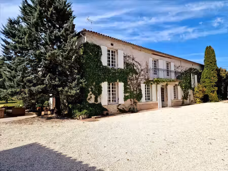 manoir en pierre avec piscine  terrain de tennis & grange – près d'eymet