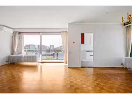 appartement te koop in berchem met 2 slaapkamers