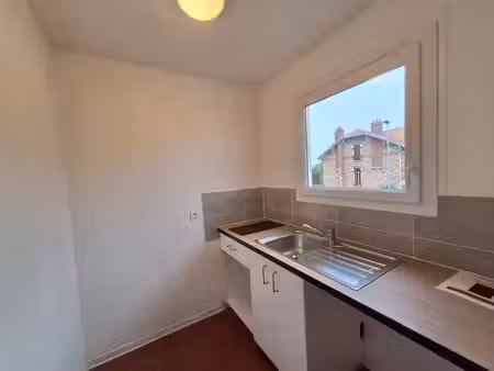 location appartement 1 pièce 26m² acheres 78260