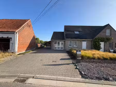 huis te huur in roeselare met 2 slaapkamers