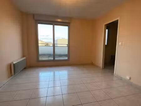 location appartement 2 pièces  42.30m²  trélazé
