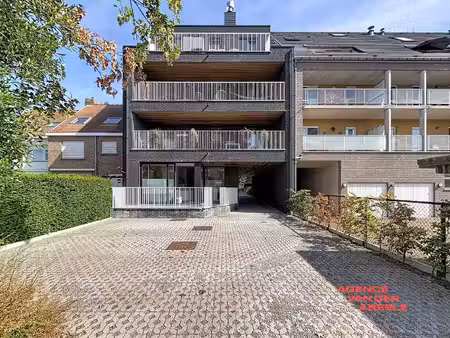 appartement te huur in sint-kruis met 3 slaapkamers
