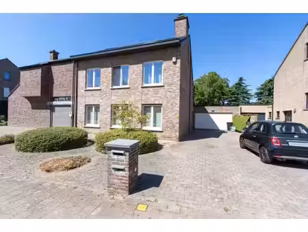 appartement te huur in wijnegem met 2 slaapkamers