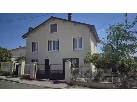 vente maison 4 pièces 85 m² à nontron (24300)  90 000 €