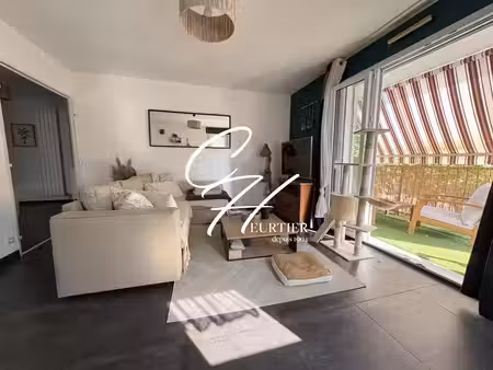 vente appartement 3 pièces 69m2 voiron 38500 - 195000 € - surface privée