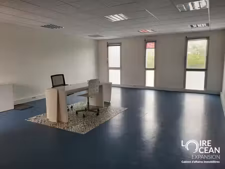 location local professionnel 47m² pornic 44210