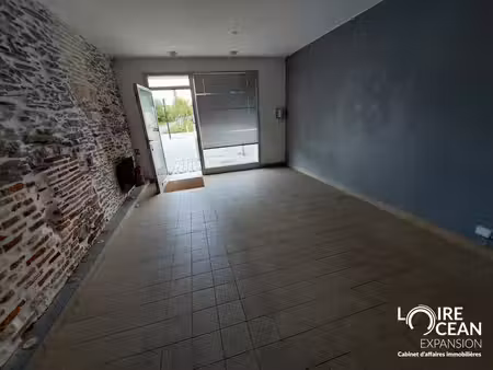 location local commercial 44m² nantes 44300