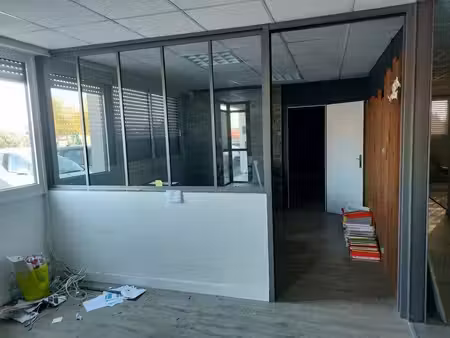 location local professionnel 122m² nantes 44000