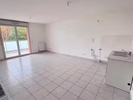 location appartement 3 pièces 65 m² à vénissieux (69200)