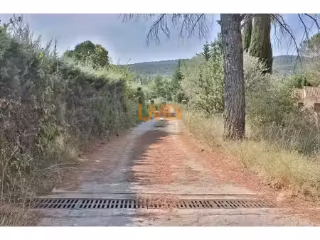 le val: terrain constructible de 1300m2 emprise 10%
