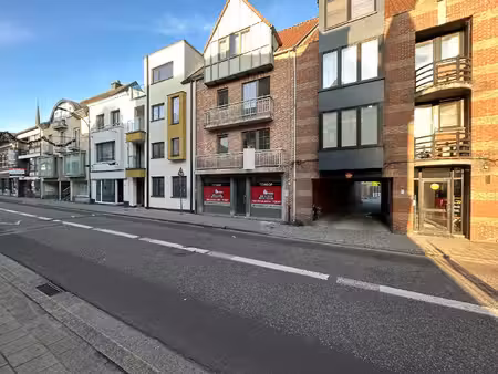 commercieel te koop in geel