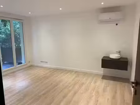 vente locaux professionnels 0 pièces 78.53 m² à chantilly (60500)  495 000 €