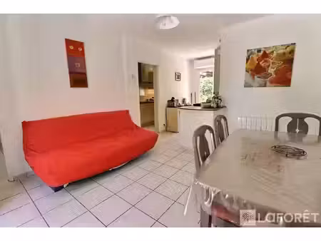 la londe les maures / miramar  4 pièces  deux terrasses avec stationnement.