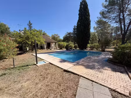 vente – maison provençale avec piscine sur 3 926 m² – figanières – 375 000 €