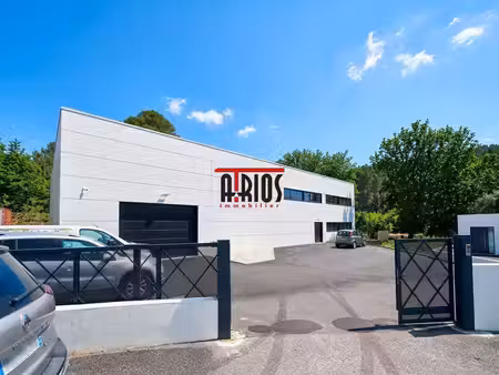 achat local commercial 1 015m² hyeres 83400